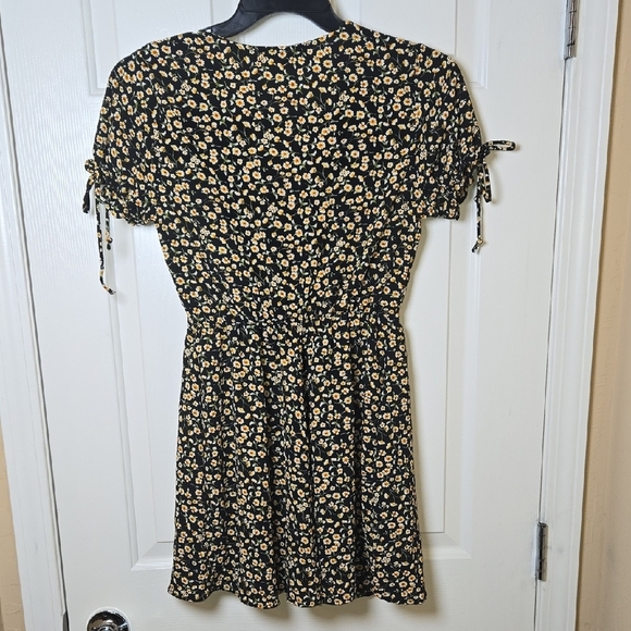 Purple Snow Small Pixie Daisy Mini Dress Flirty Tie Sleeves Wooden Buttons - Picture 11 of 13